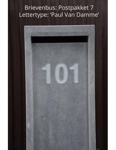 Gravure : numéro de maison sur la boîte aux lettres