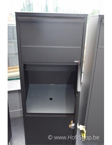 Allux 800 S Front Door - pakketbus