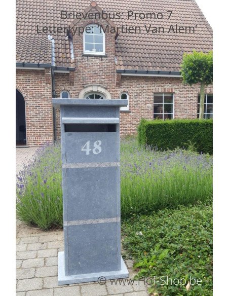 Gravure : numéro de maison sur la boîte aux lettres