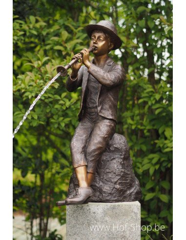 Jongen met fluit - bronzen beeld (AN0603BR-B)
