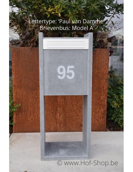 Gravure : numéro de maison sur la boîte aux lettres