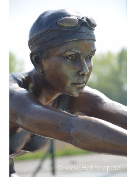 Lily plonge dans l'eau - statue en bronze (B1416)