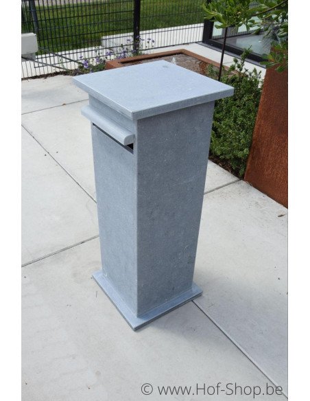 P-Box 5 - boîte aux lettres en pierre bleue