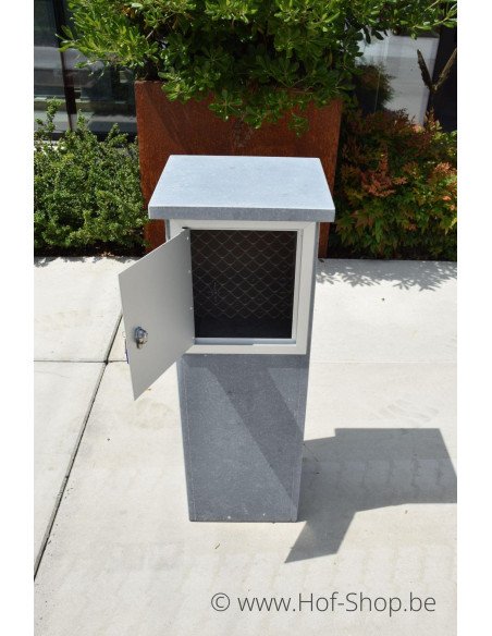 P-Box 7 - boîte aux lettres en pierre bleue