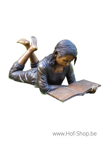 Jeune fille allongée lisant (petit modèle) - statue en bronze (B1224)
