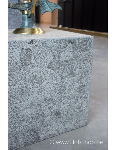 Sokkel 40 x 40 x 40 cm  gevlamd en geborsteld - zuil in blauwe hardsteen