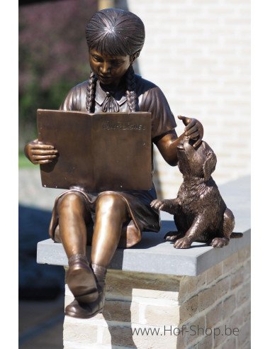 Lezend meisje met hond - bronzen beeld (B810-1)