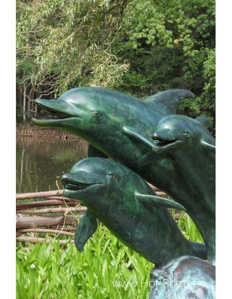 Fontaine aux trois dauphins - statue en bronze (B586)
