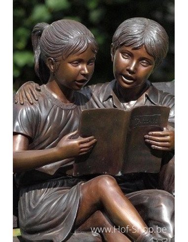 Twee kinderen op bank - bronzen beeld (B749)