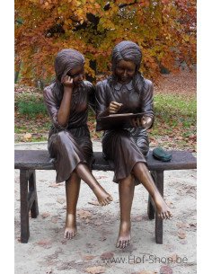 Deux filles sur un banc - statue en bronze (B839)