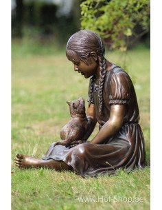 Fille avec chat - statue en bronze (B854)
