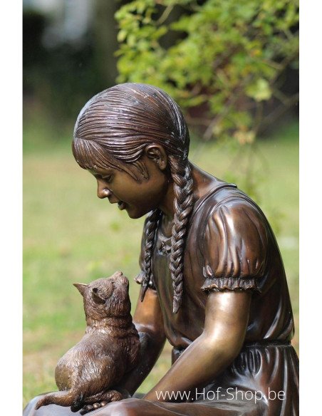 Fille avec chat - statue en bronze (B854)