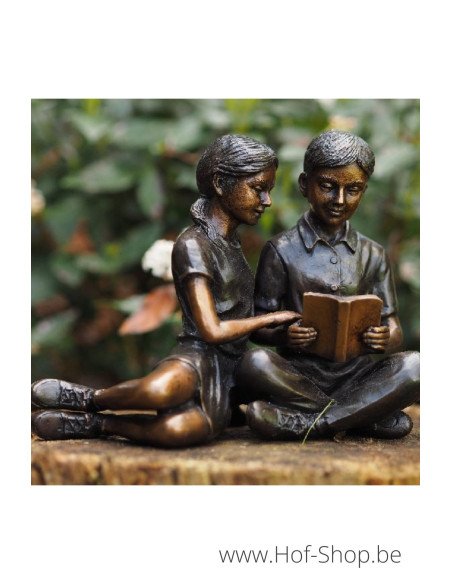 petit couple d'enfants qui lire - statue en bronze (AN2269BR-B)