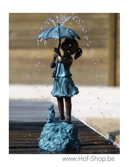Meisje onder paraplu - bronzen beeld (GA0301BR-V-F)