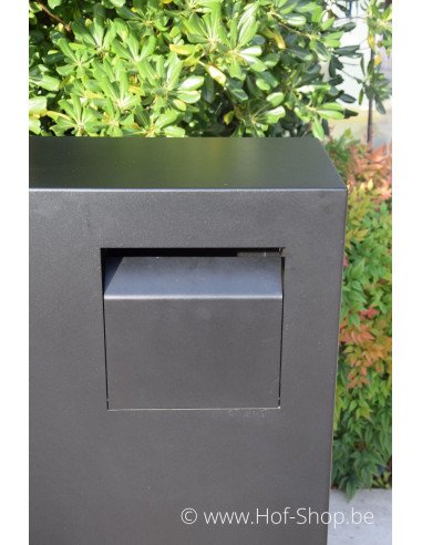 Modèle de salle d'exposition Carré Collibox noir - boîte à colis Arduo