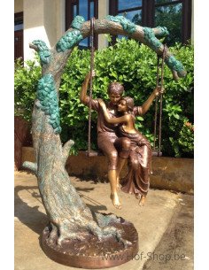 Koppel op schommel - bronzen beeld (B1268)