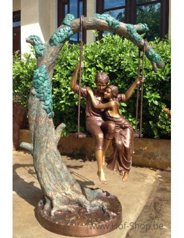 couple sur balançoire - statue en bronze (B1268)