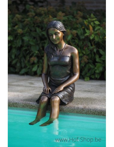 Fille assise - statue en bronze (B1296)