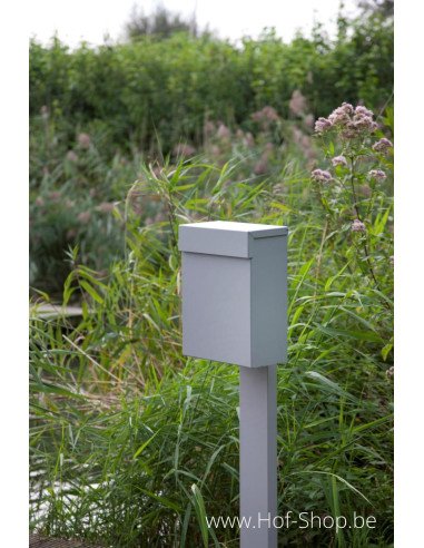 Albo Topa op staander in RAL naar keuze - aluminium Brievenbus