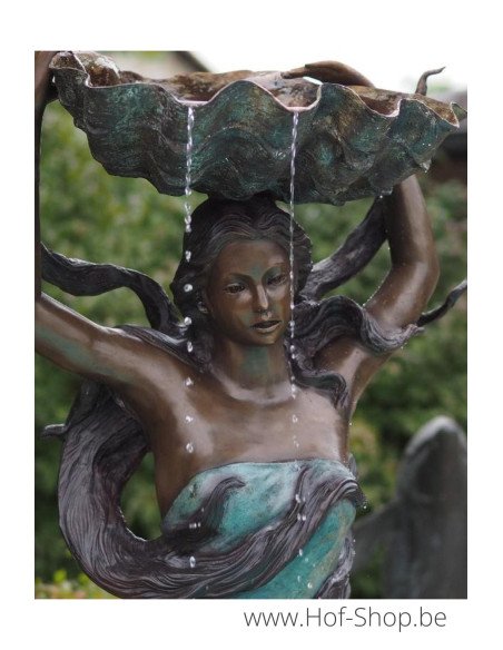 Vrouw met schelp fontein - bronzen beeld (B52290)