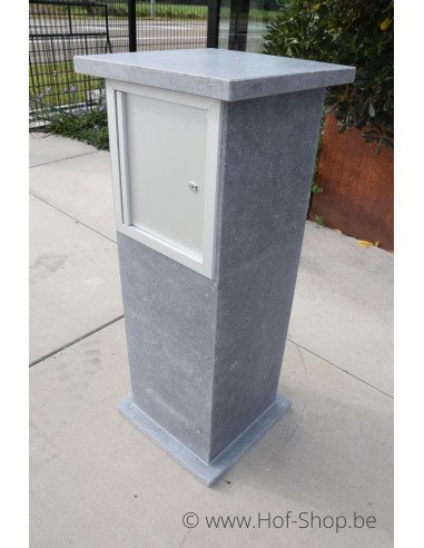 P-Box 17 - boîte aux lettres en pierre bleue