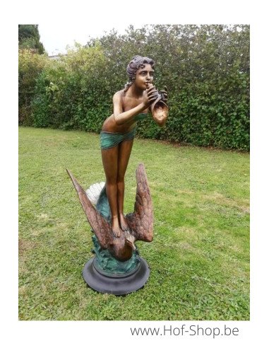 Vrouw op vogel - bronzen beeld (PB61114)