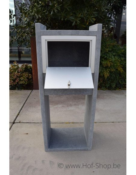 P-Box 2 - boîte aux lettres en pierre bleue