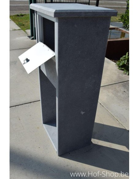 P-Box 3 - boîte aux lettres en pierre bleue
