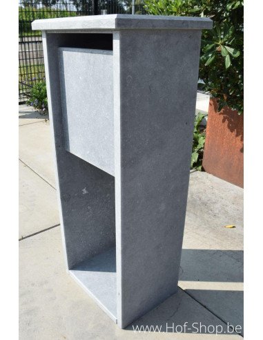 P-Box 3 - boîte aux lettres en pierre bleue