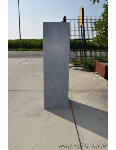 P-Box 4 - boîte aux lettres en pierre bleue