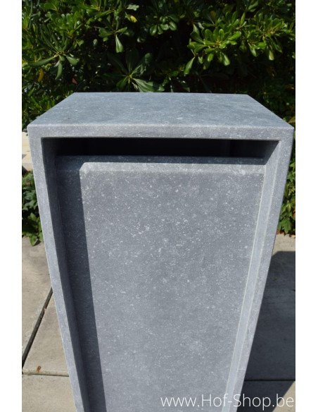 P-Box 4 - boîte aux lettres en pierre bleue