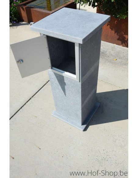 P-Box 13 - boîte aux lettres en pierre bleue