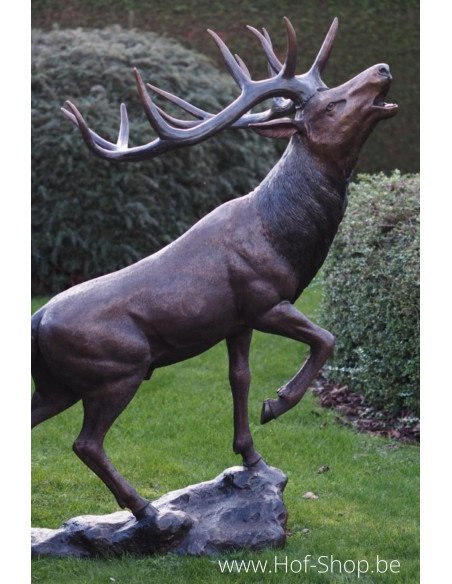 Hert op rots - bronzen beeld (B1469)