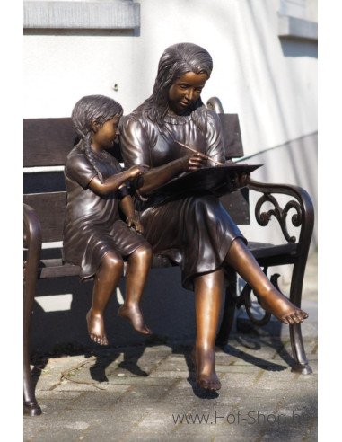 2 sœurs dessinant sur un banc - statue en bronze (B1508)