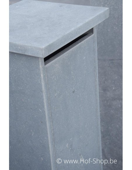 P-Box 7 - boîte aux lettres en pierre bleue