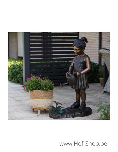 Fille avec arrosoir - statue en bronze (B1479)