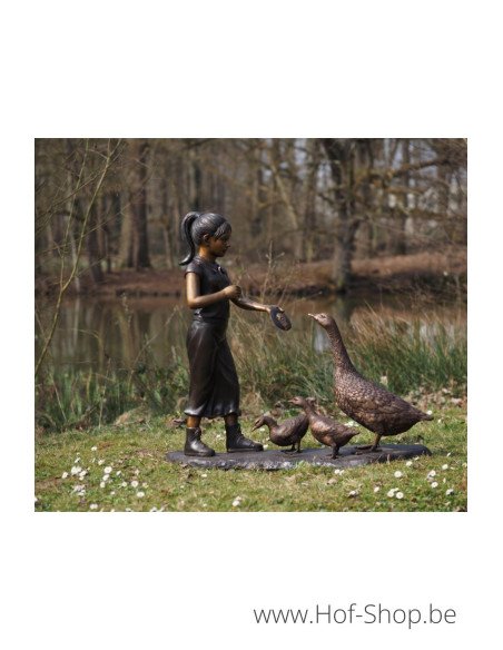 Meisje met ganzen - bronzen beeld (B1494)