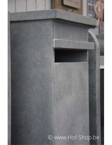 Brussel - Boîte aux lettres VASP en pierre bleue