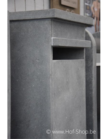 Brussel - Boîte aux lettres VASP en pierre bleue