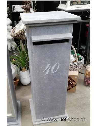 Gravure : numéro de maison sur la boîte aux lettres