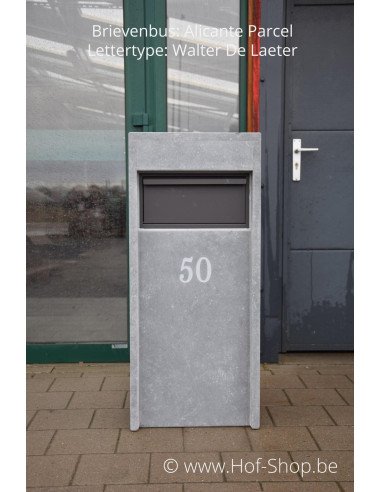 Gravure : numéro de maison sur la boîte aux lettres