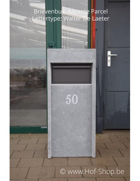 Gravure : numéro de maison sur la boîte aux lettres