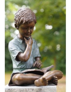 Jongen met boek - bronzen beeld (AN1561BRW-V)